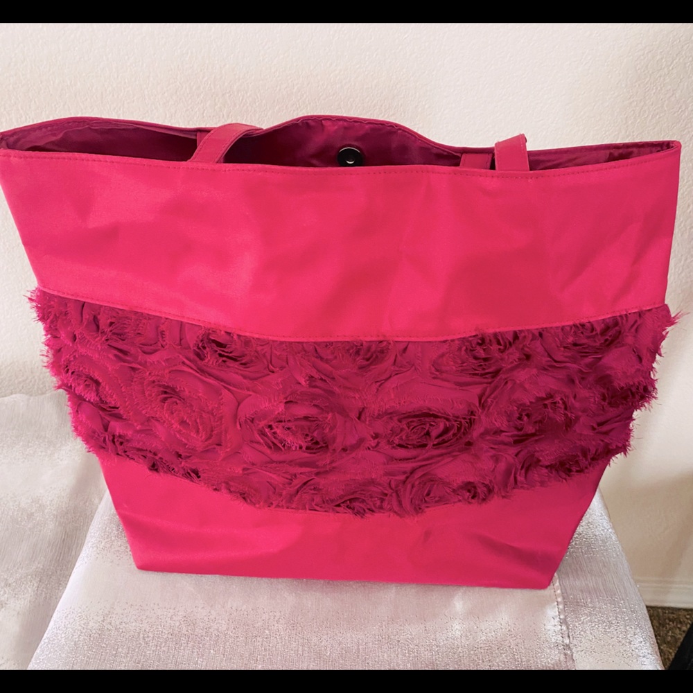 5/$25! Large Tote From Sally’s Beauty Supply